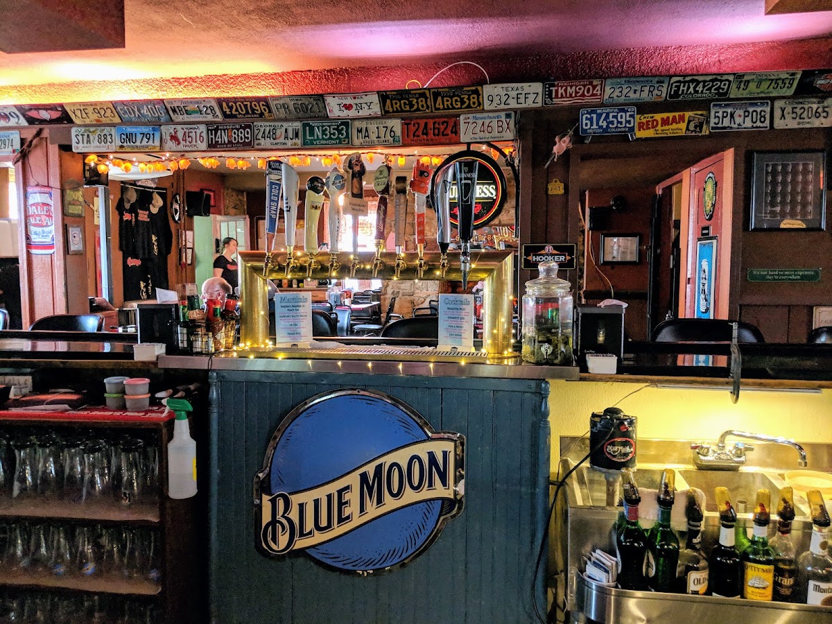 Grumpy's Bar-B-Que Roadhouse