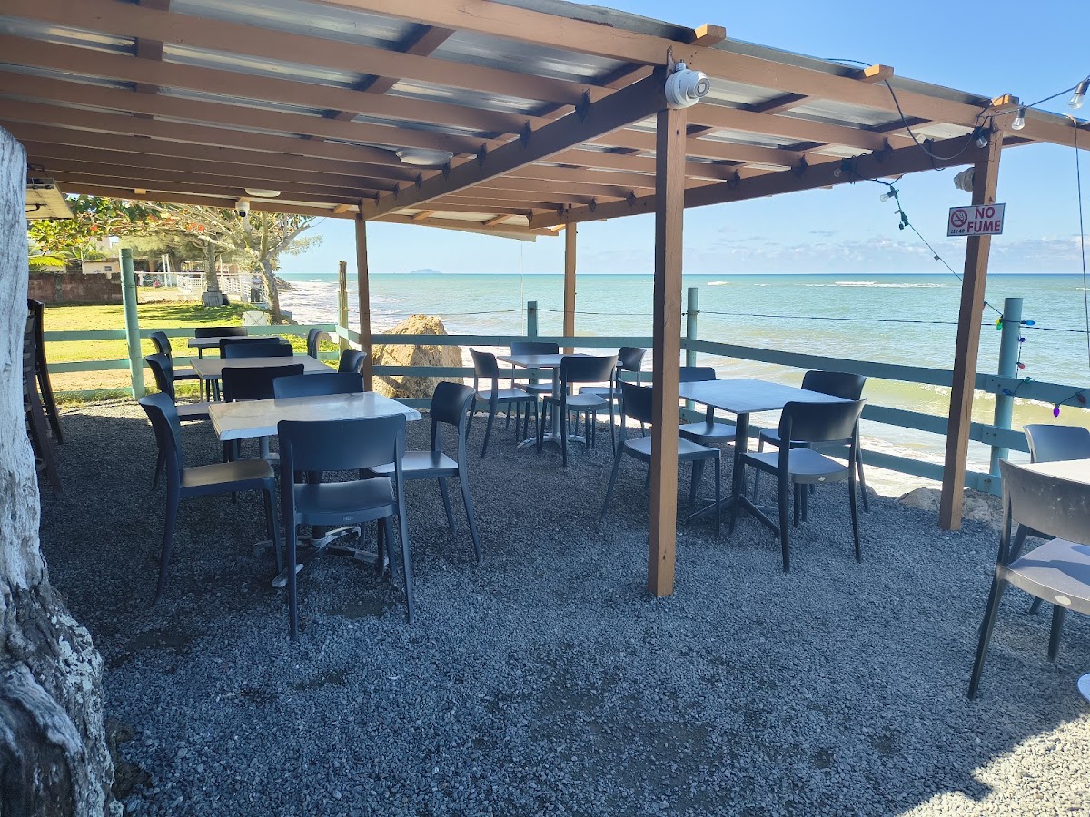 Guayabo's Sea Breeze Restaurant & Bar