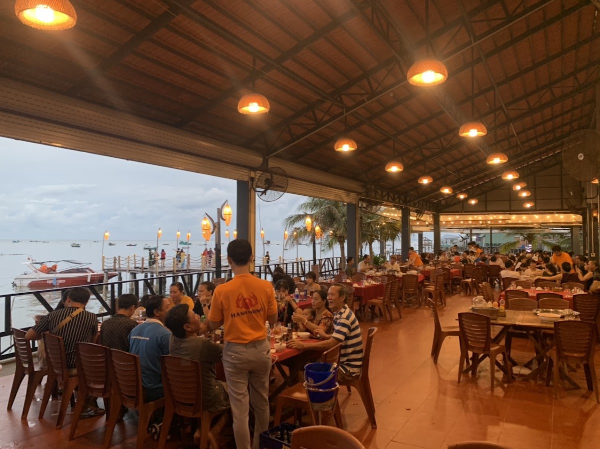 Hạnh Nhung Làng Chài Hàm Ninh Phú Quốc