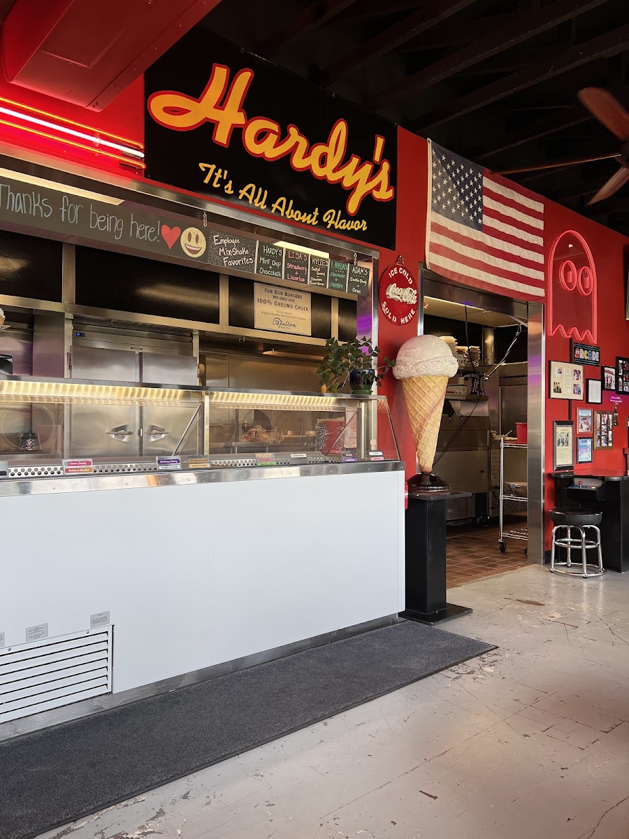 Hardy's Hotwings, Burgers & Ice Cream