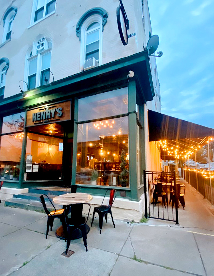 Henry's Tavern