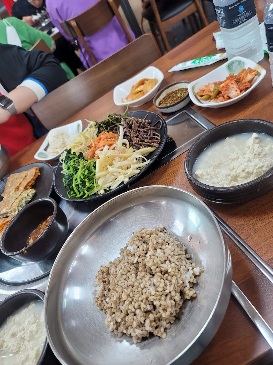 hill-house-floor-gapyeong-pine-nuts-tofu/25280-albums-5.jpg