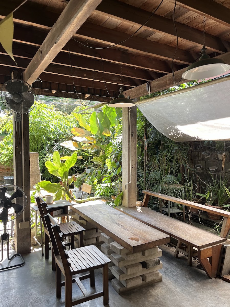 Ho: Bake & Craft Café