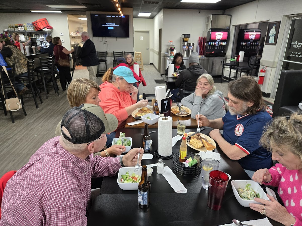 Home Plate Bar & Grill