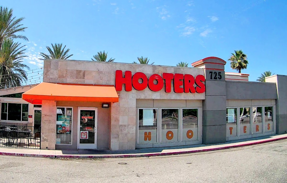 Hooters Of Ontario