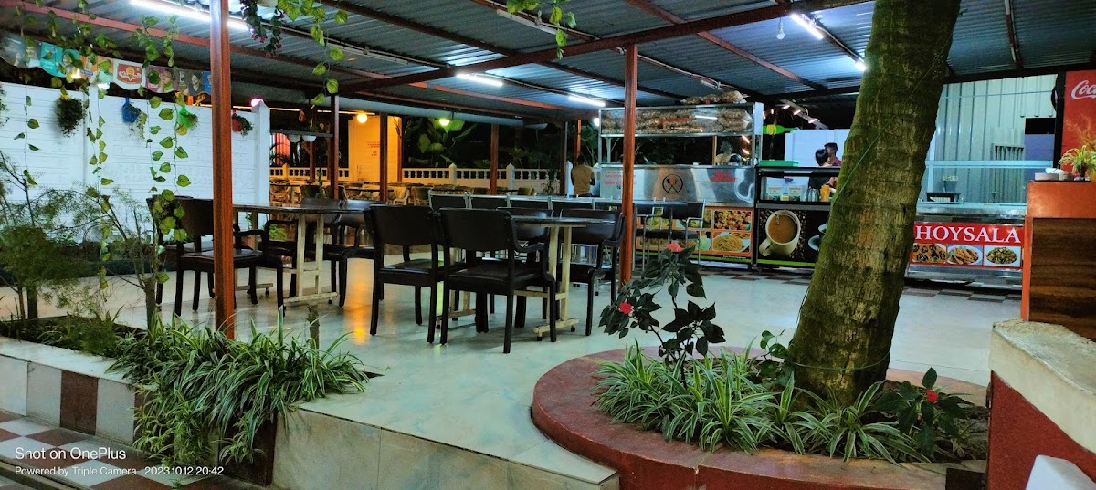 Hoysala Food Park & Relax Inn Holiday Resort