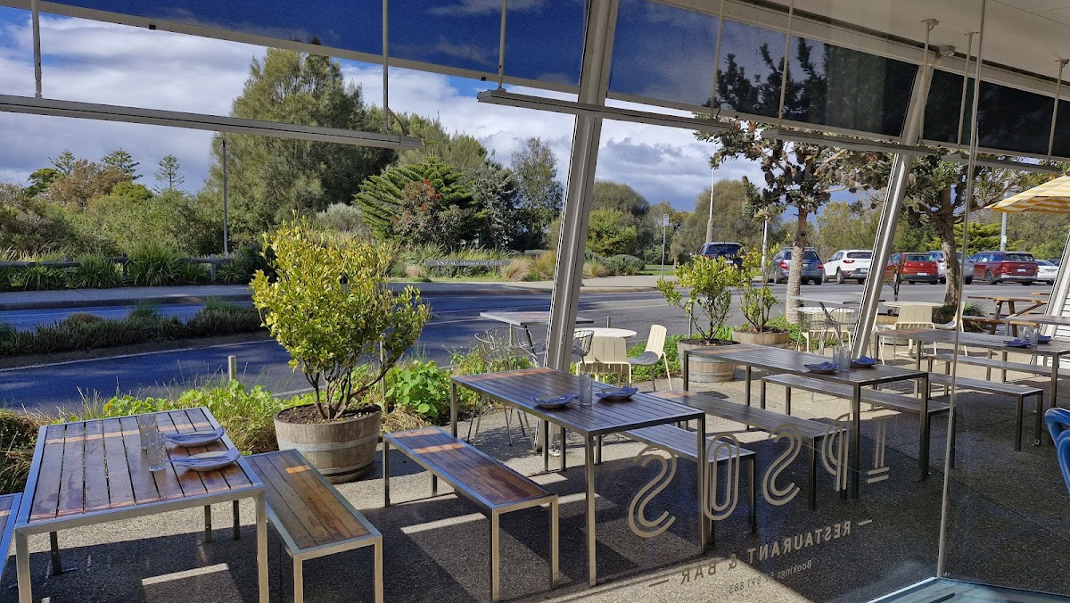 Ipsos Restaurant & Bar