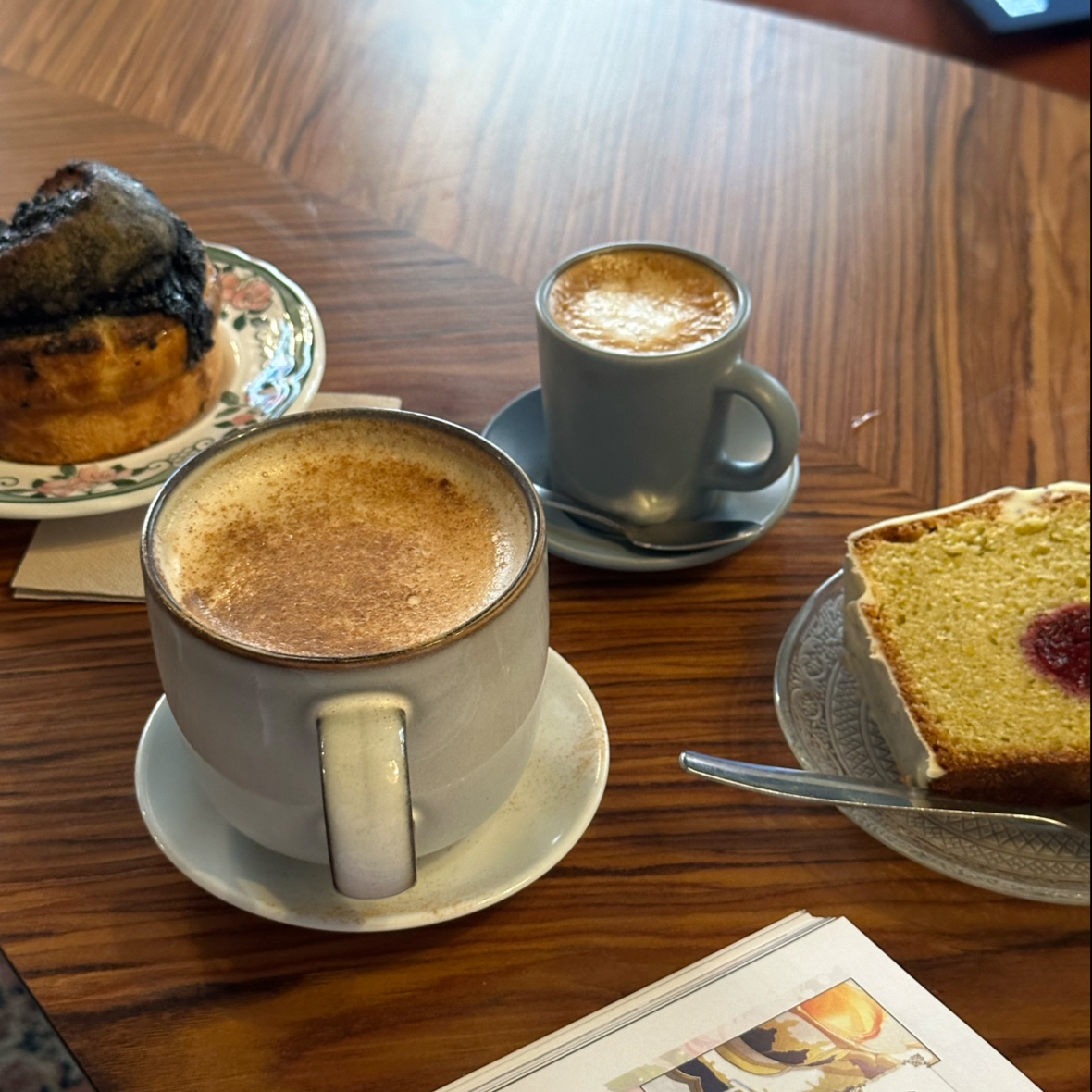 iso-cafe-breakfast-lunch-brunch-patisserie/25431-albums-7.jpg