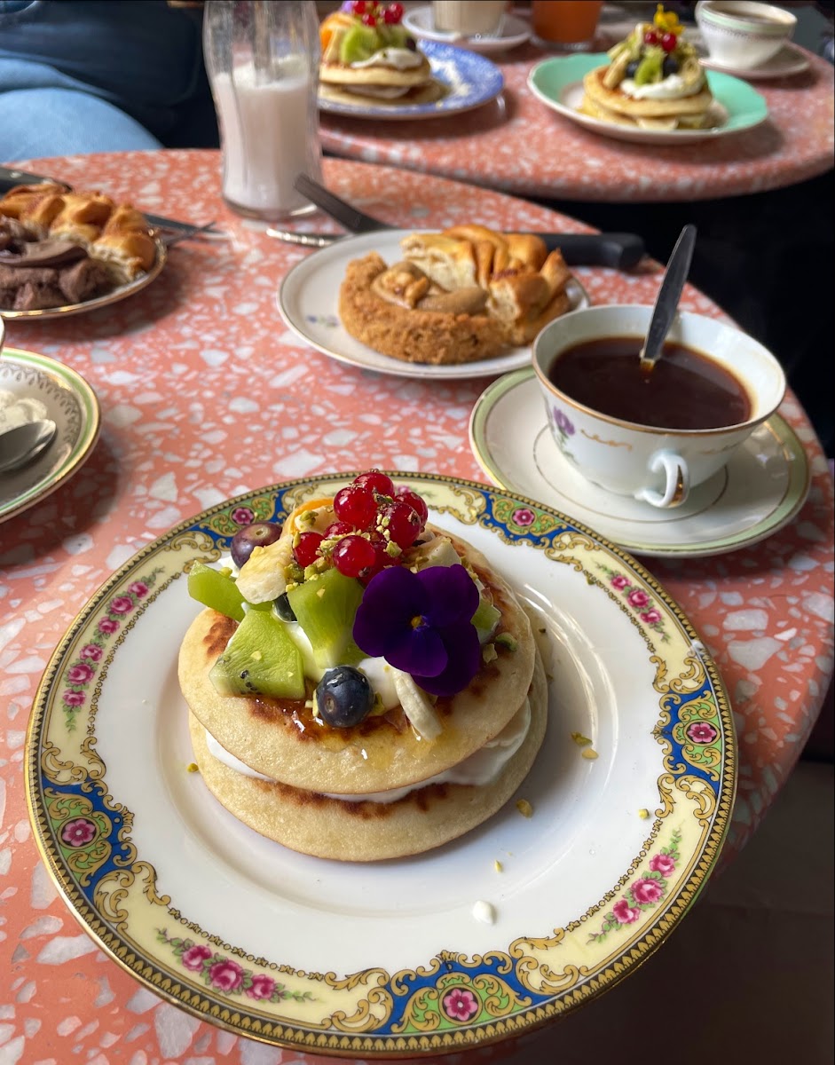 iso-cafe-breakfast-lunch-brunch-patisserie/25431-albums-8.jpg
