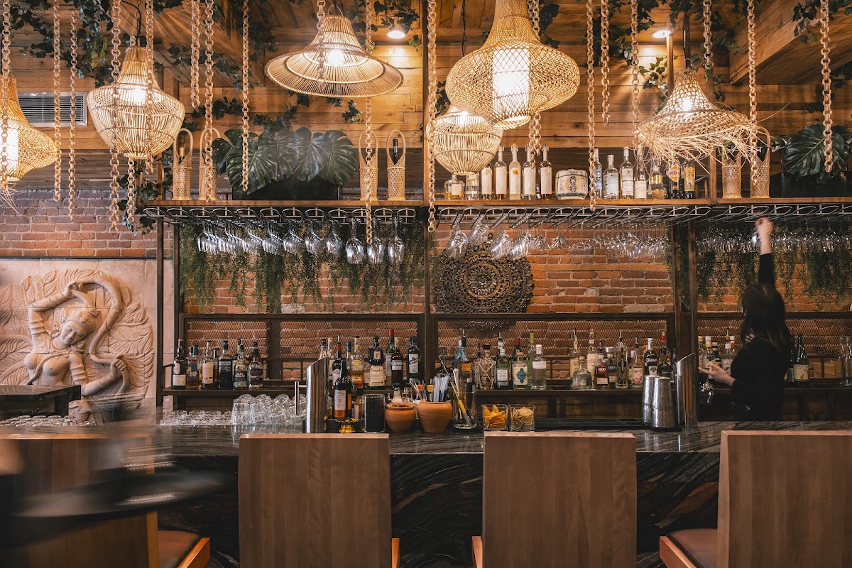 Issan Wineroom