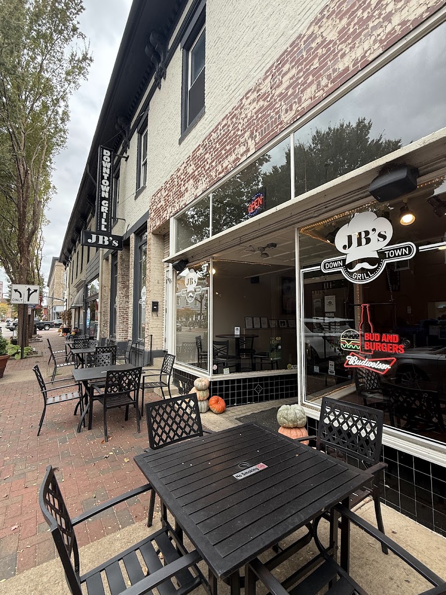 Jb's Downtown Grill