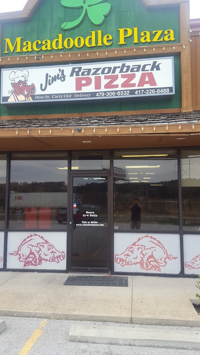 Jim's Razorback Pizza Jane