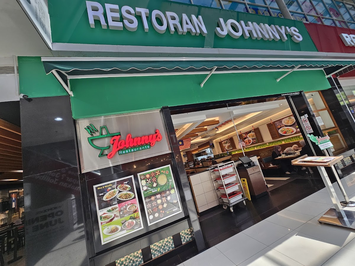 Johnny's Restaurant Dataran Pahlawan