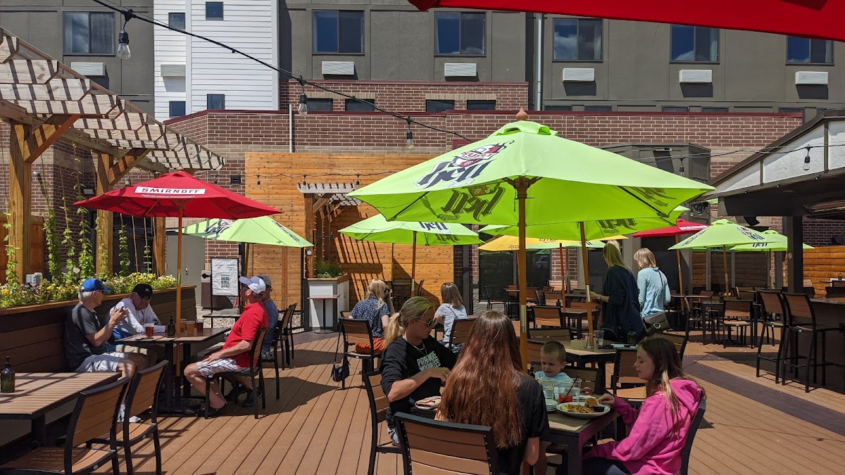 Junior's Restaurant & Tap House