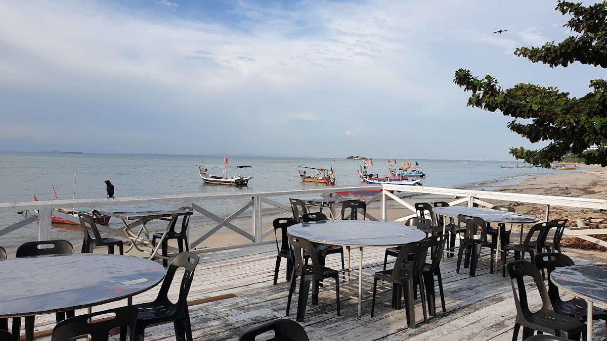 Kafe Tsunami Seafood