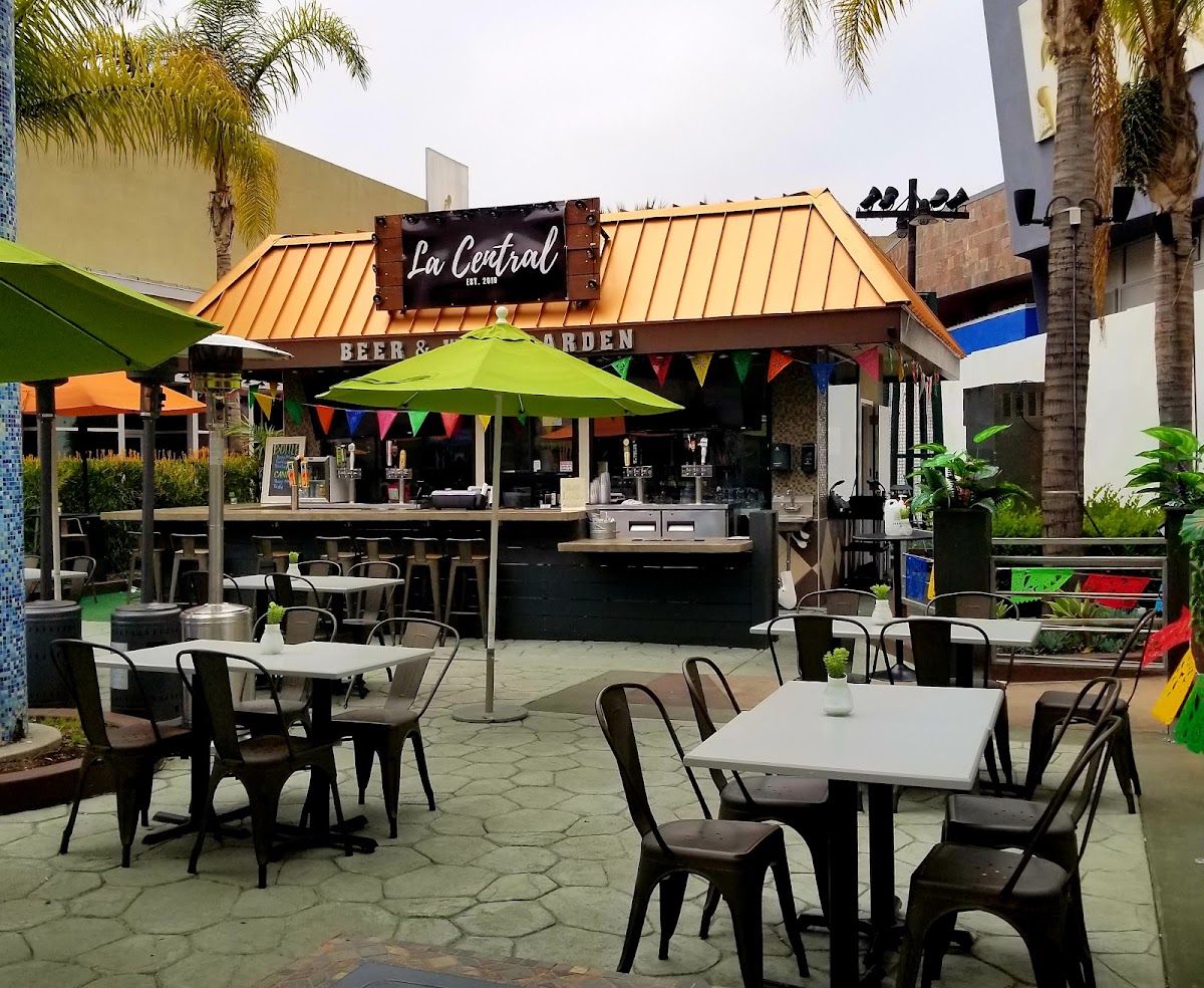 La Central Beer & Wine Garden