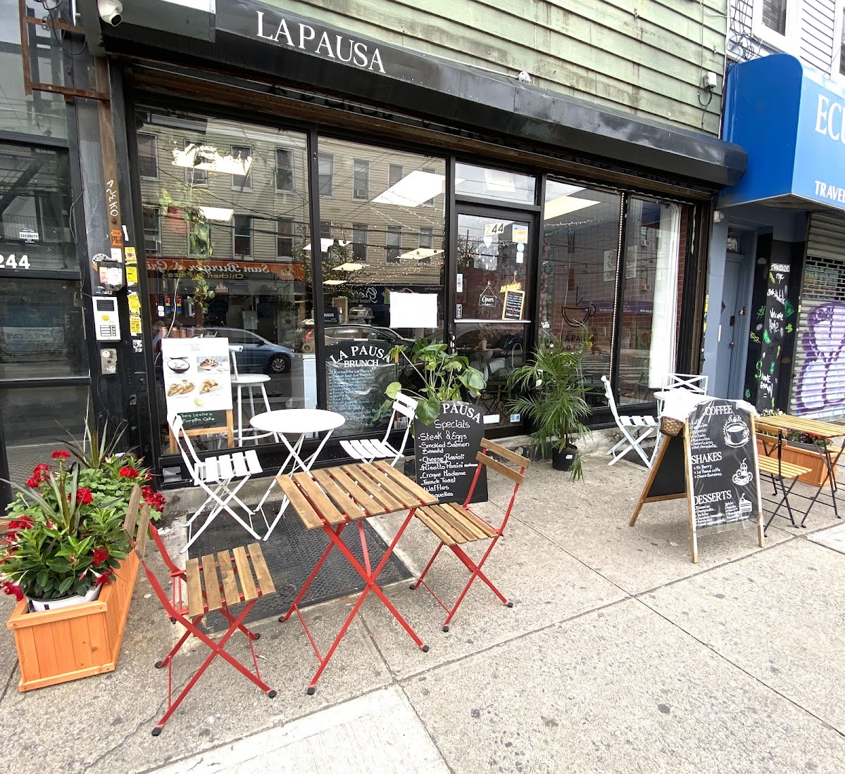 La Pausa Coffee Brunch & Lunch