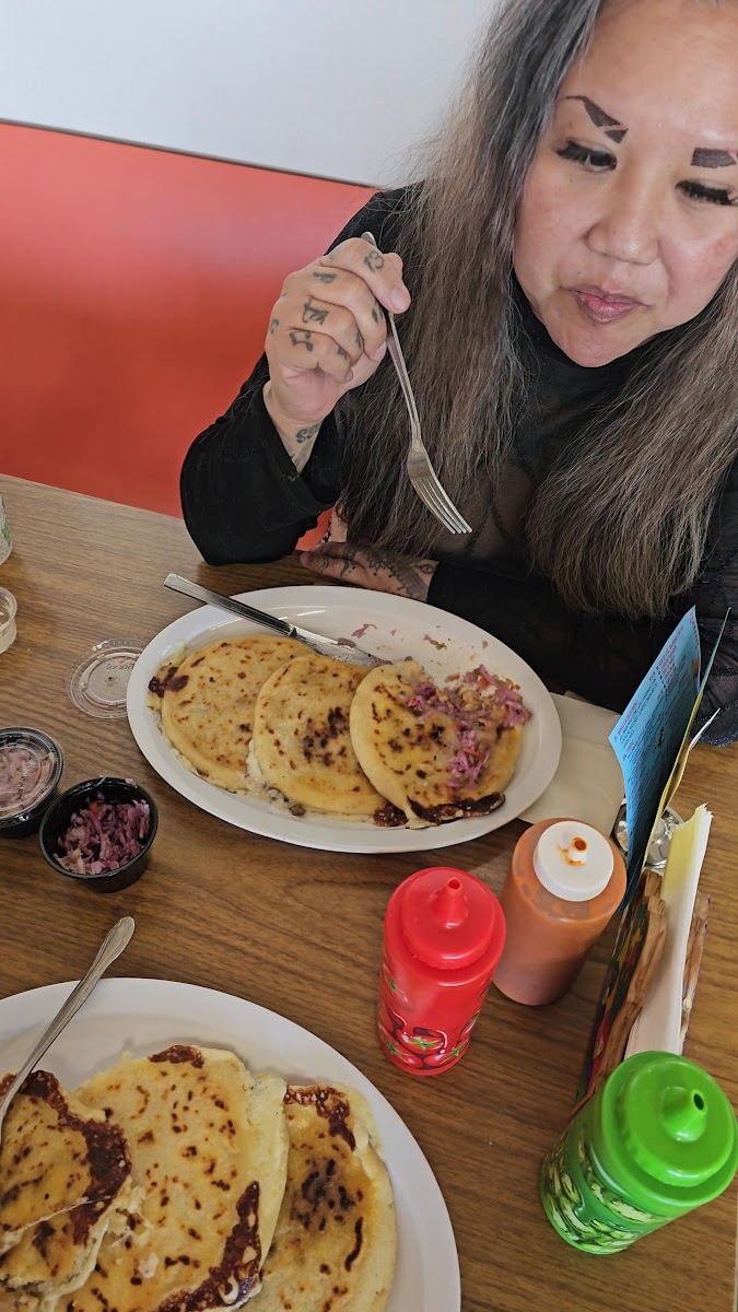 la-pupusa-queen/12160-albums-2.jpg