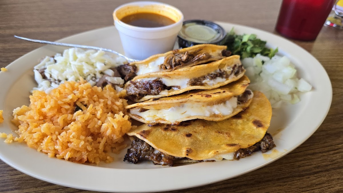 la-pupusa-queen/12160-albums-3.jpg