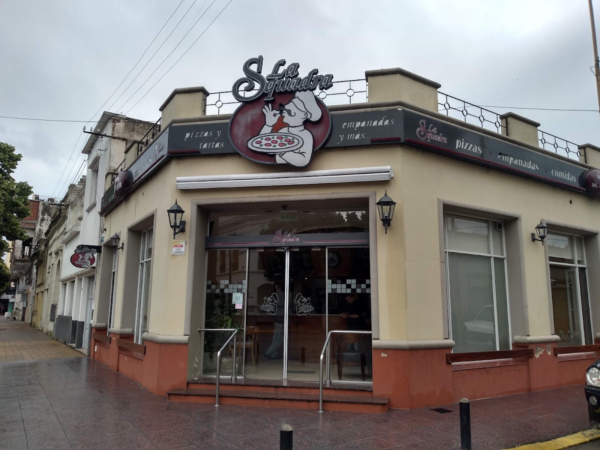La Squadra Pizzería