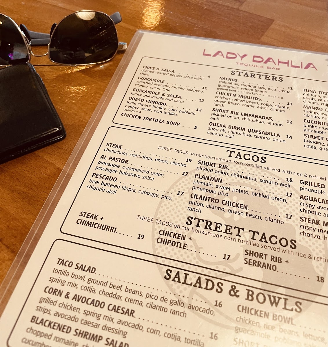 lady-dahlia/8116-menus-8.jpg