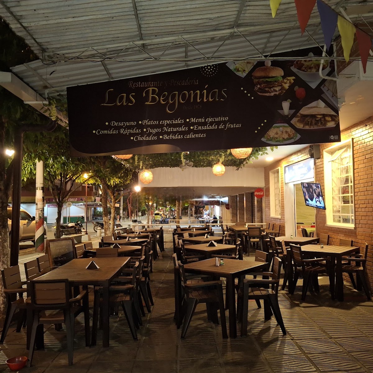 Las Begonias, Restaurante Y Pescaderia