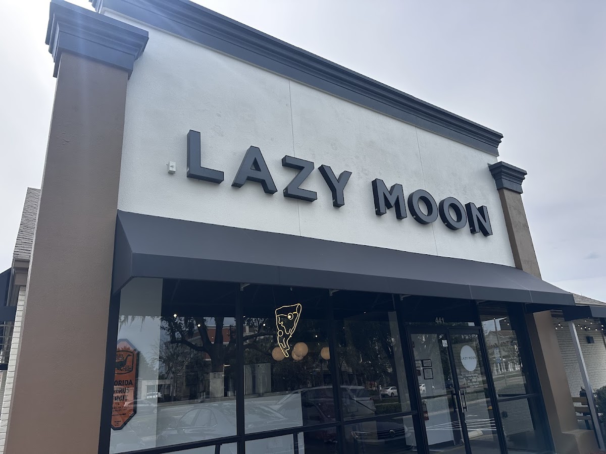 Lazy Moon Pizza