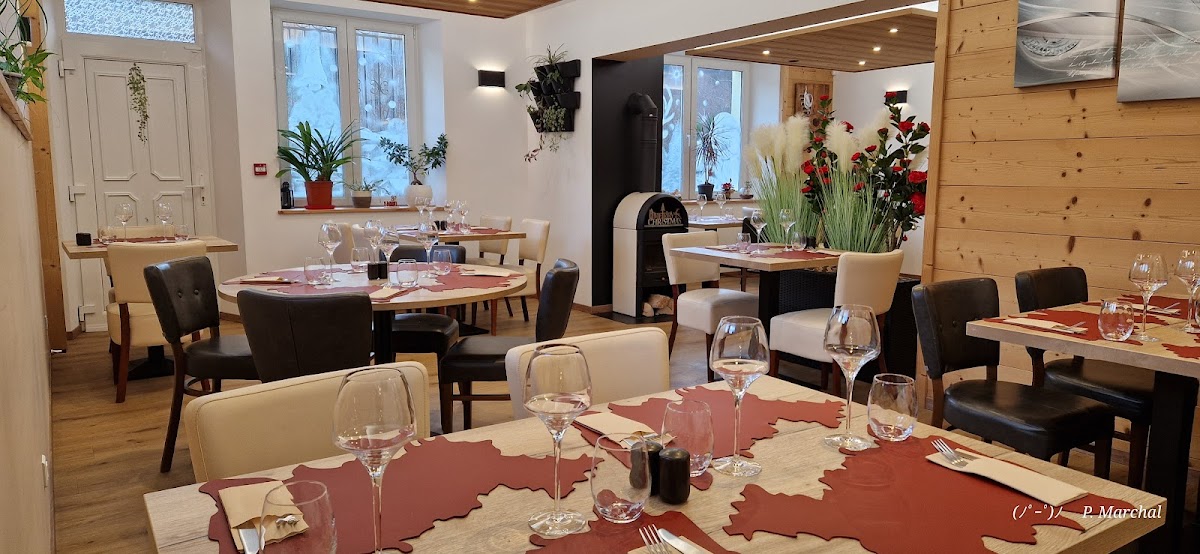 Le Chant Des Cimes - Restaurant Et Location De Gîtes