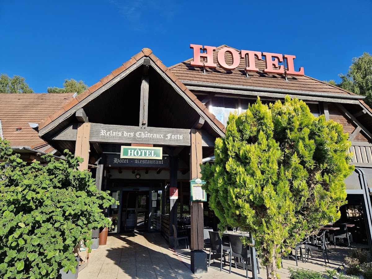 Le Relais Des Chateaux Forts - Hotel Et Restaurant