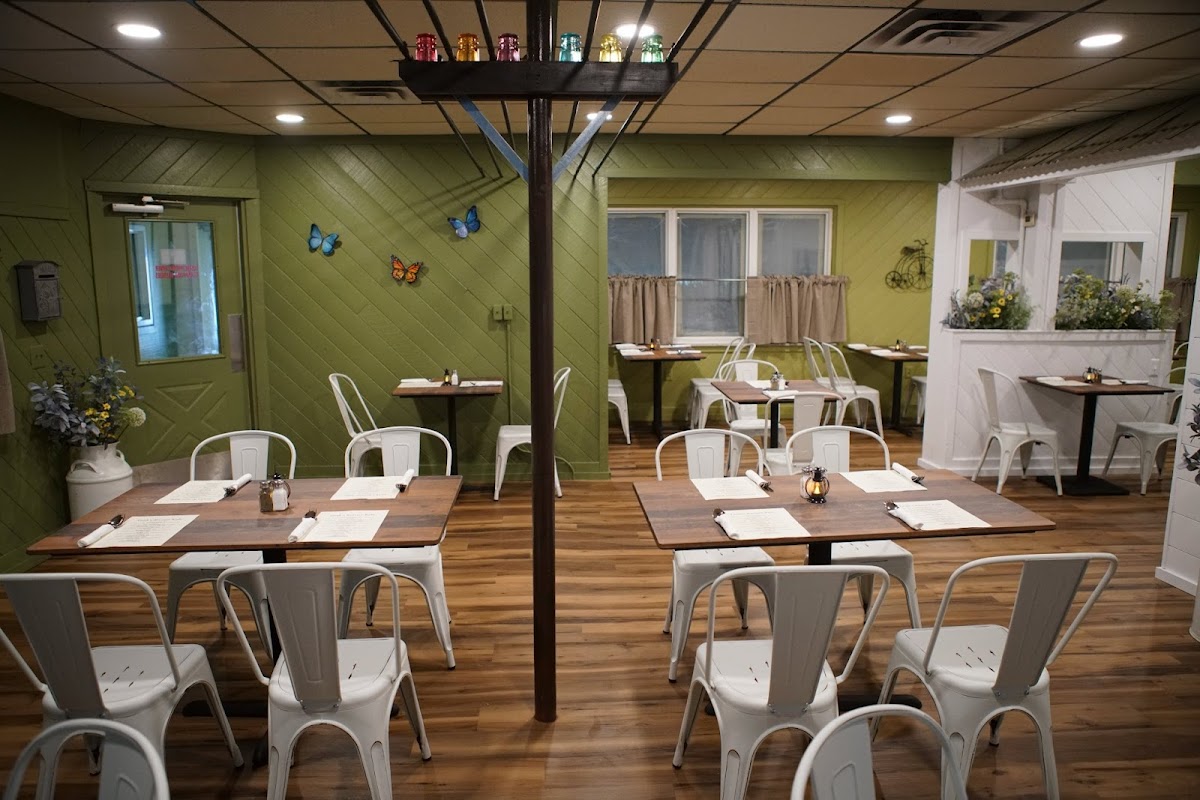Leah's Korner Kafe
