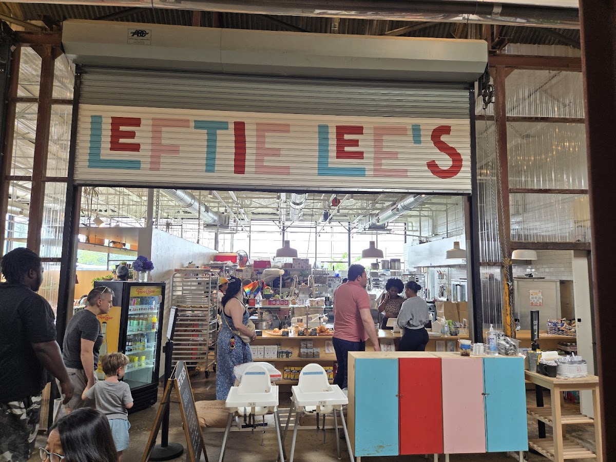 Leftie Lee‘S