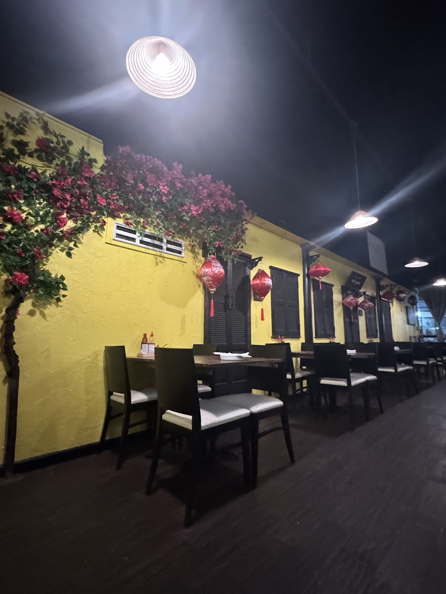Long Noodle House