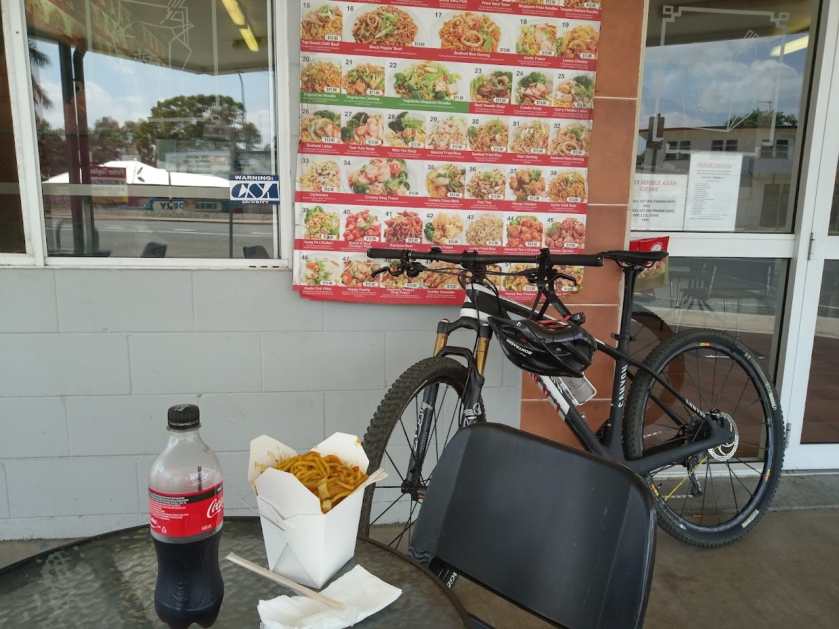 lucky-noodle-box/12204-menus-10.jpg