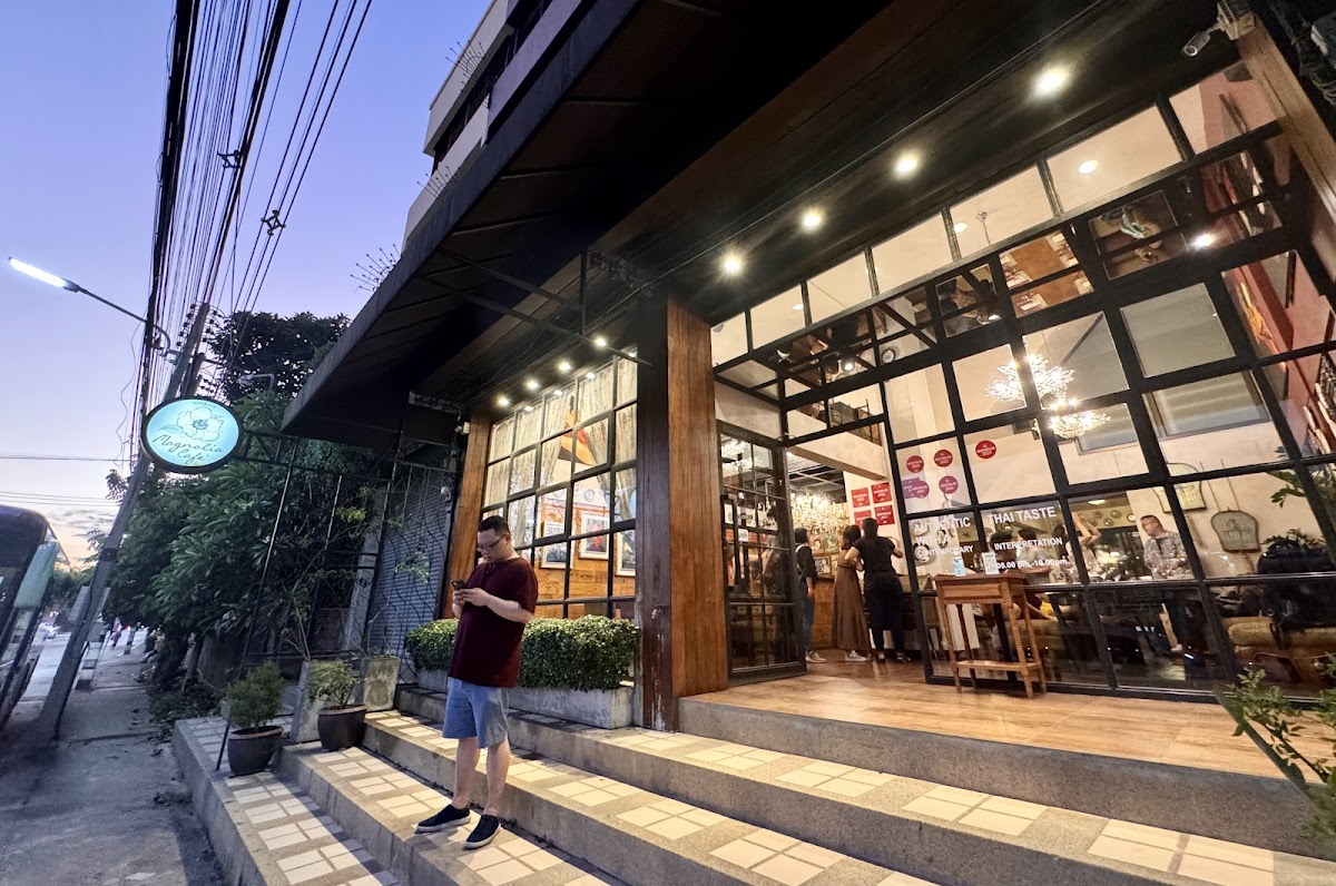 Magnolia Café