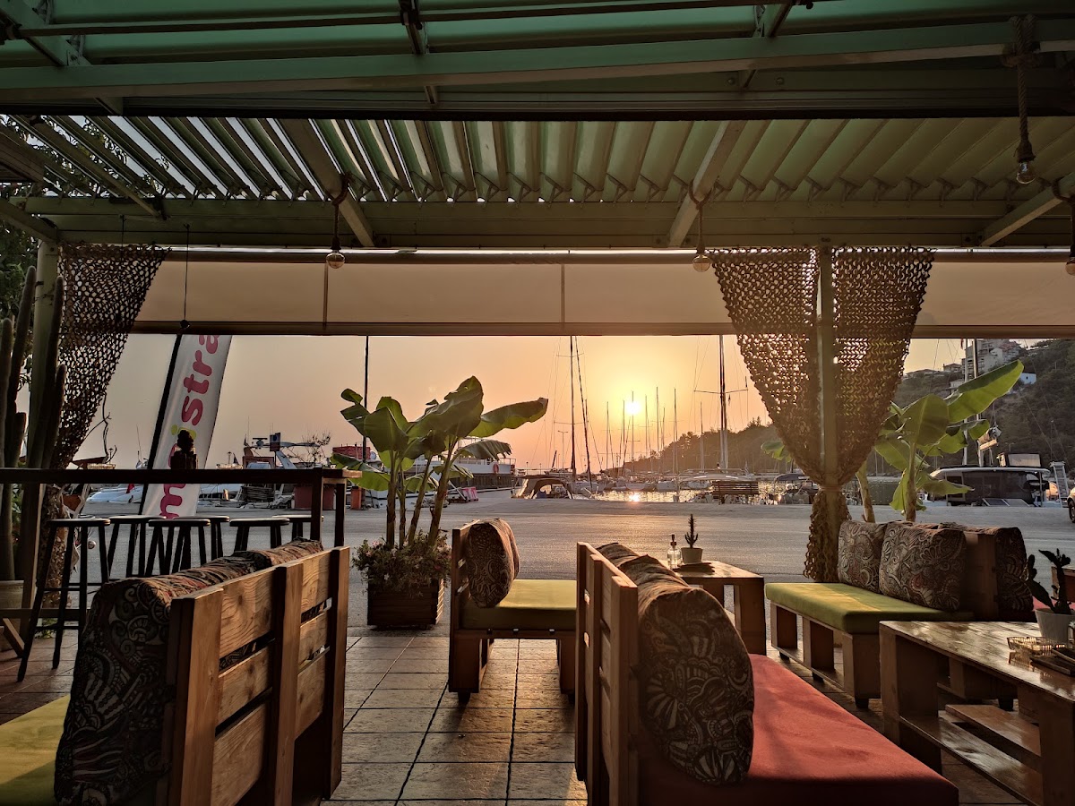Maistrali Cafe
