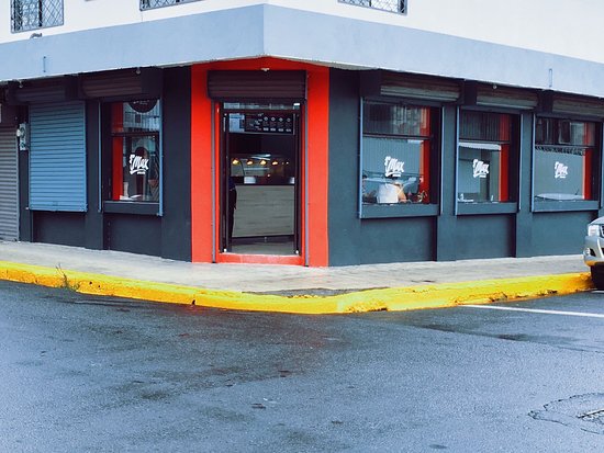 Max Pollos Alajuela