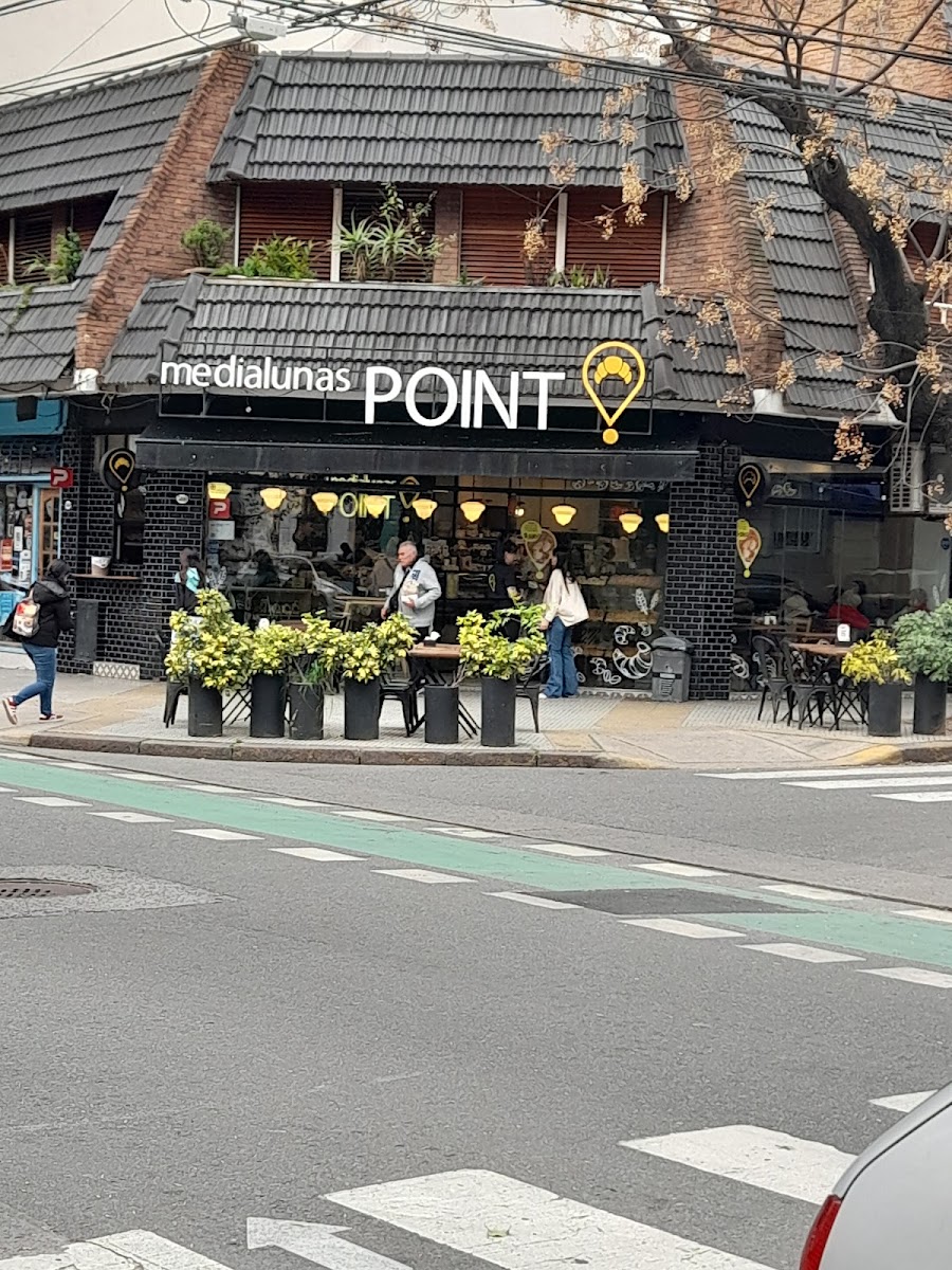 Medialunas Point