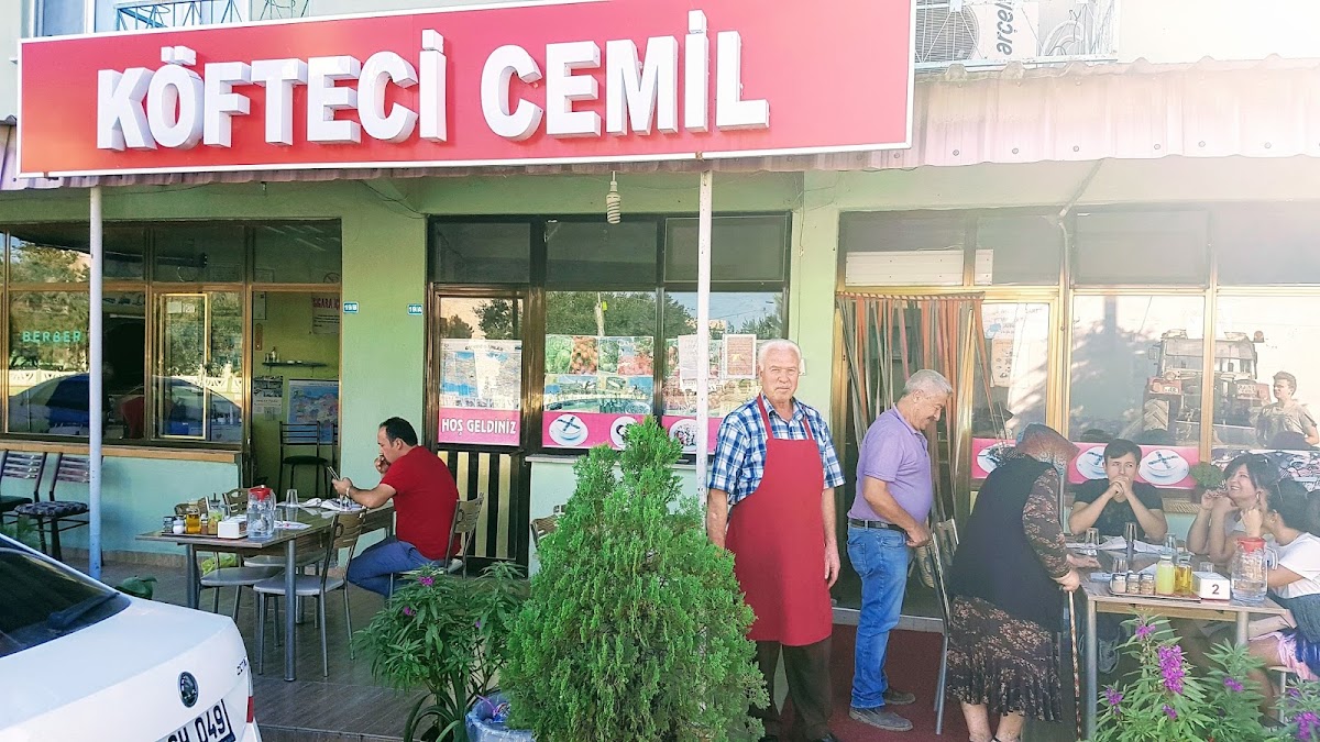 Meşhur Köfteci Cemil (50 Yıllık Lezzet)