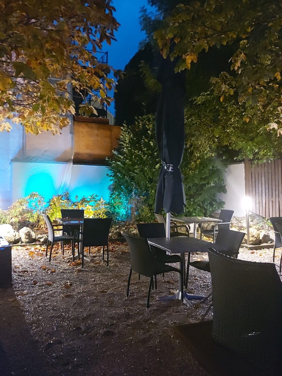 Memories Bar-Restaurant