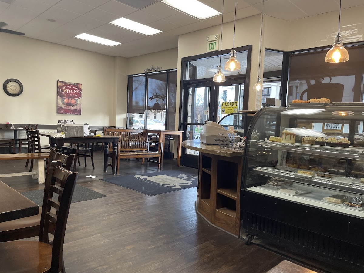 Mj's Downtown Cafe