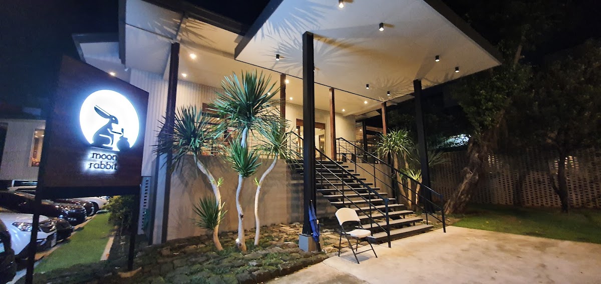 Moon Rabbit Cafe & Restaurant
