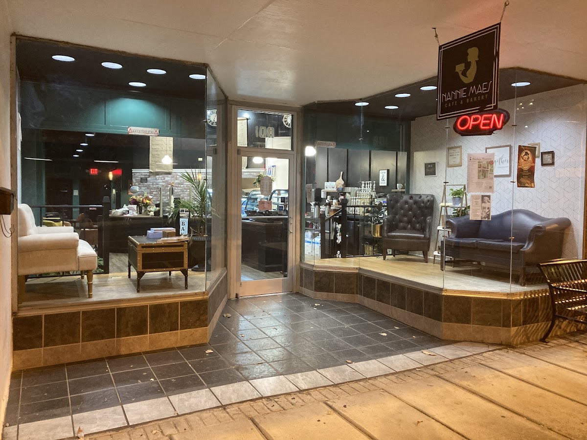 Nannie Maes Cafe And Bakery