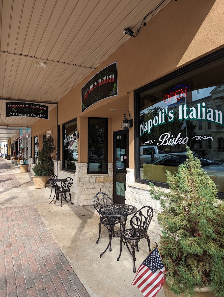 Napoli's Italian Bistro