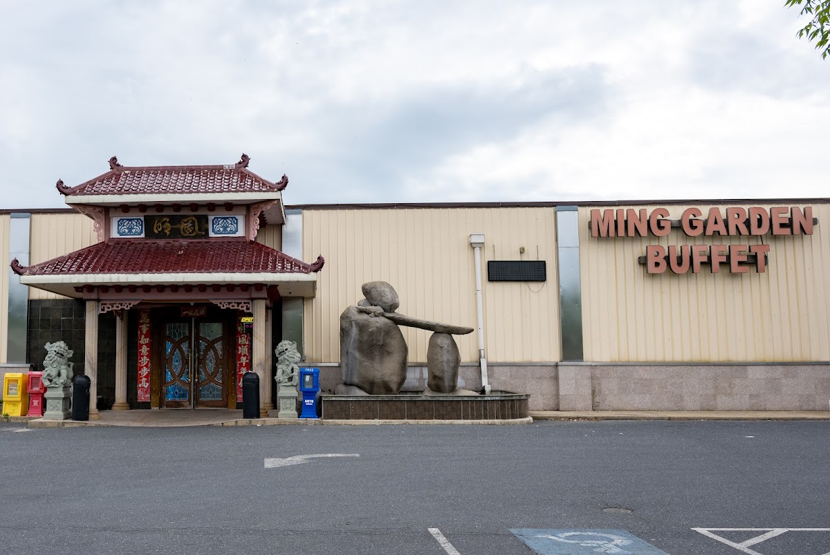 New Ming Garden Buffet And Grill