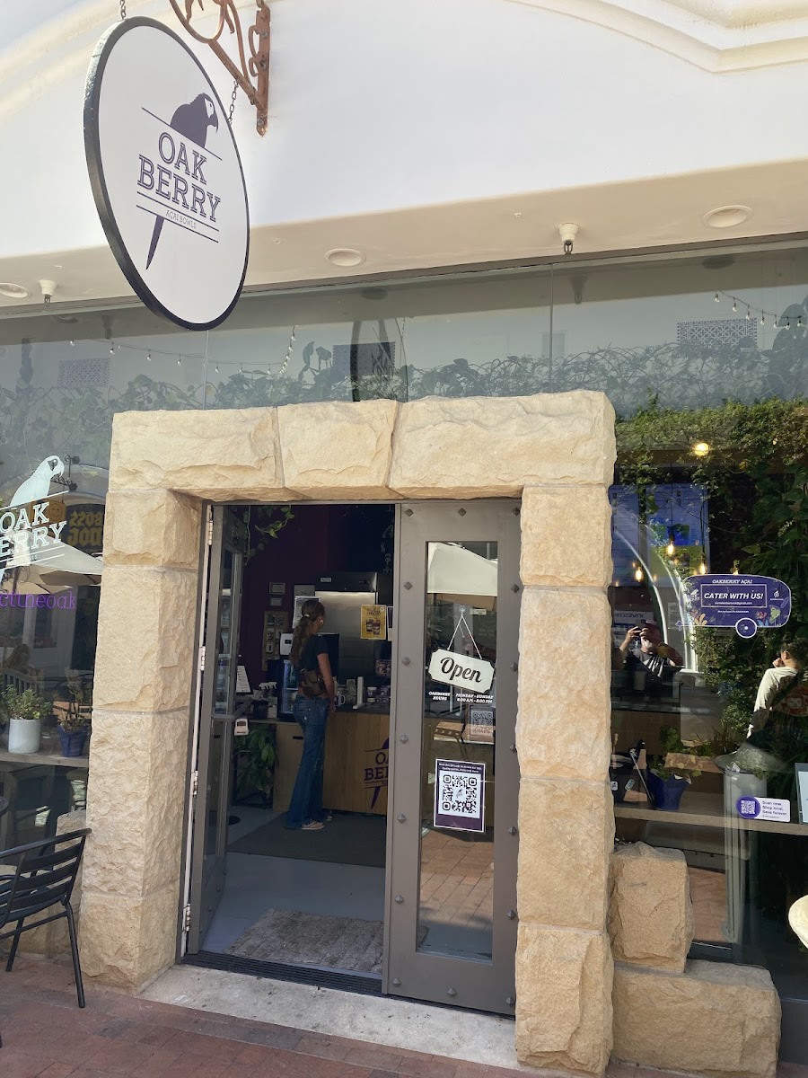 Oakberry Acai Bowls &smoothies | Santa Barbara