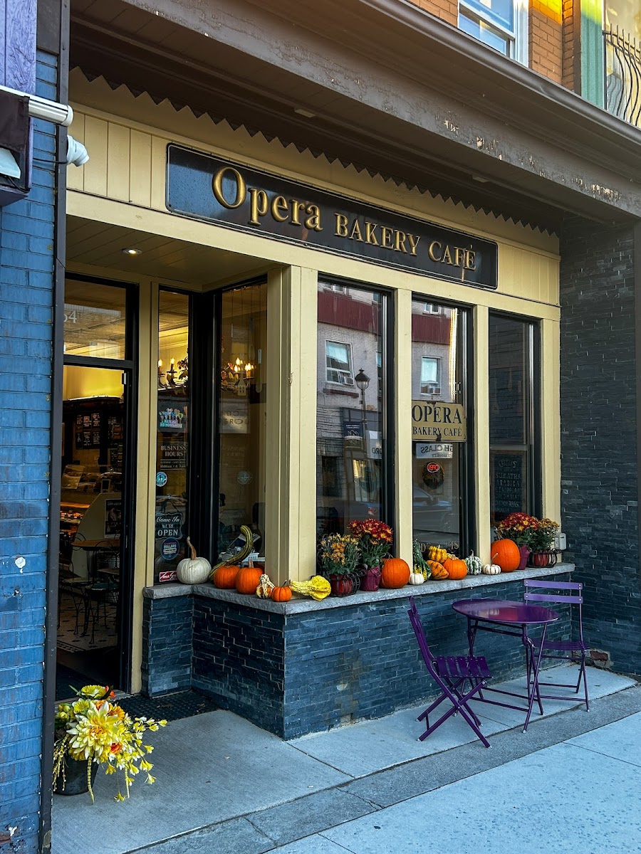 Opera Bakery Cafe