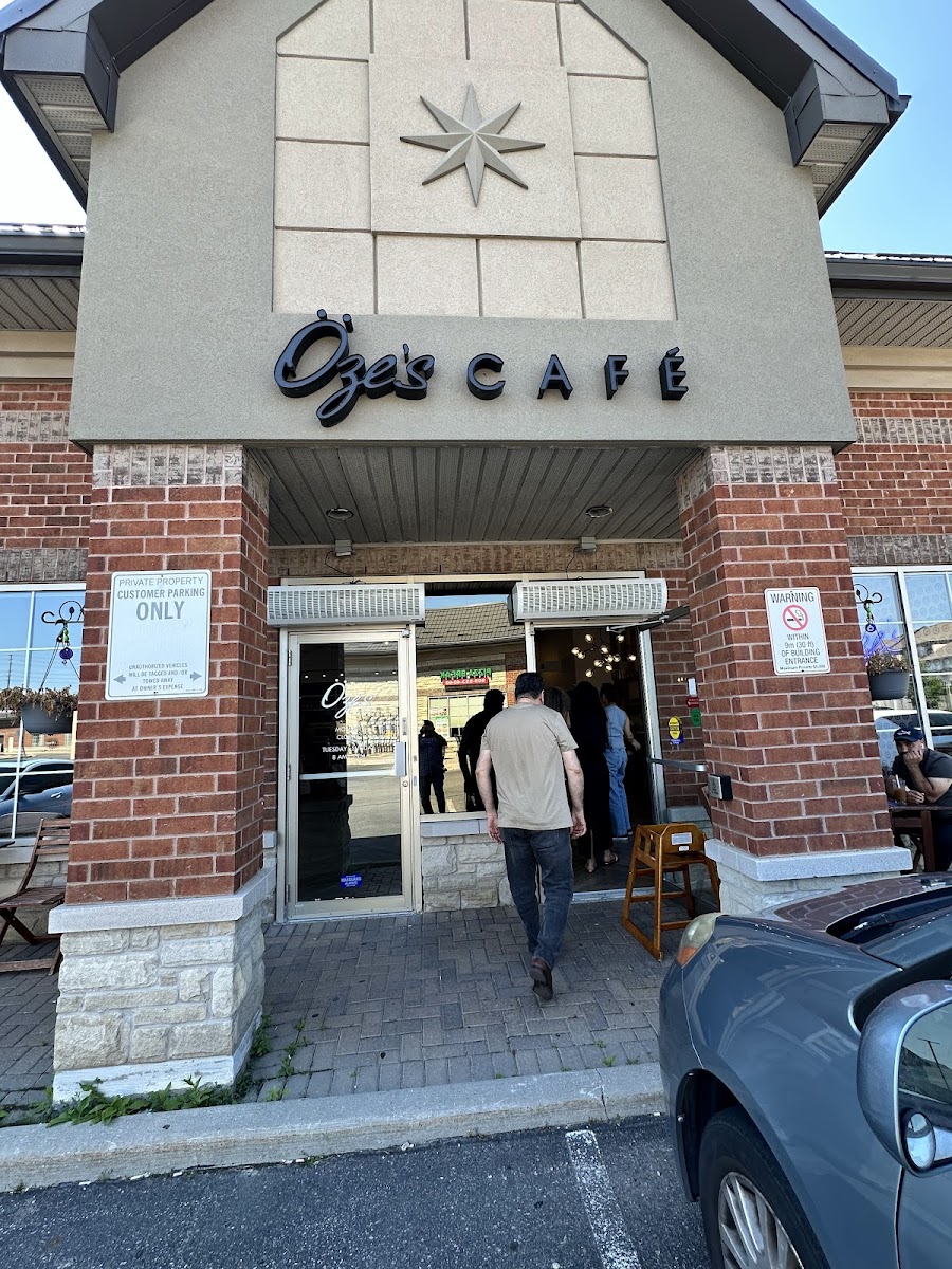 Oze's Cafe