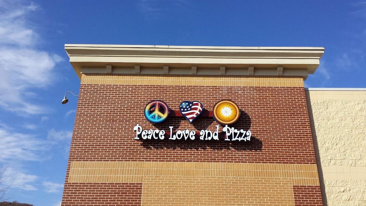 Peace Love And Pizza - Woodstock