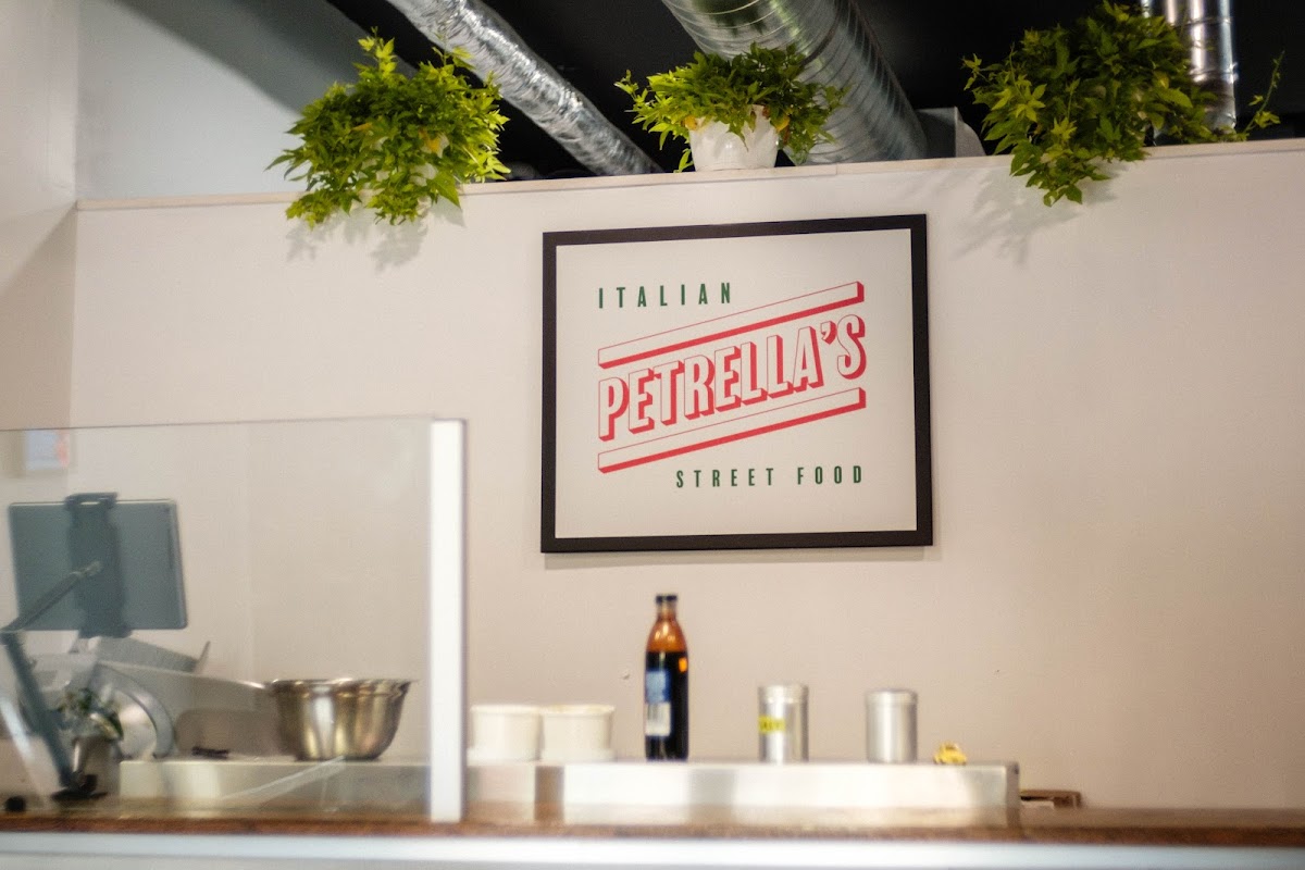 petrellas-italian-street-food/12714-albums-4.jpg