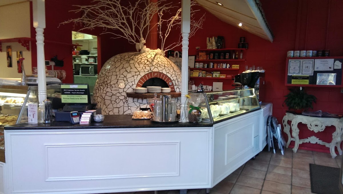 Pierross Italian Coffee, Cake & Pizza